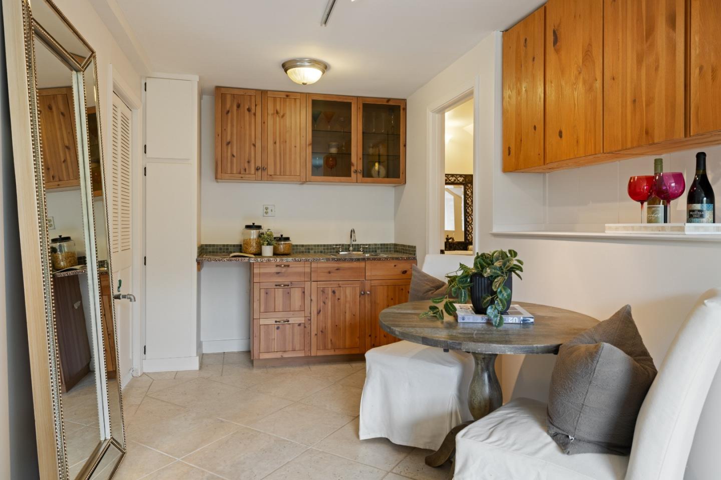 Detail Gallery Image 39 of 54 For 154 Los Robles Dr, Burlingame,  CA 94010 - 5 Beds | 3/2 Baths