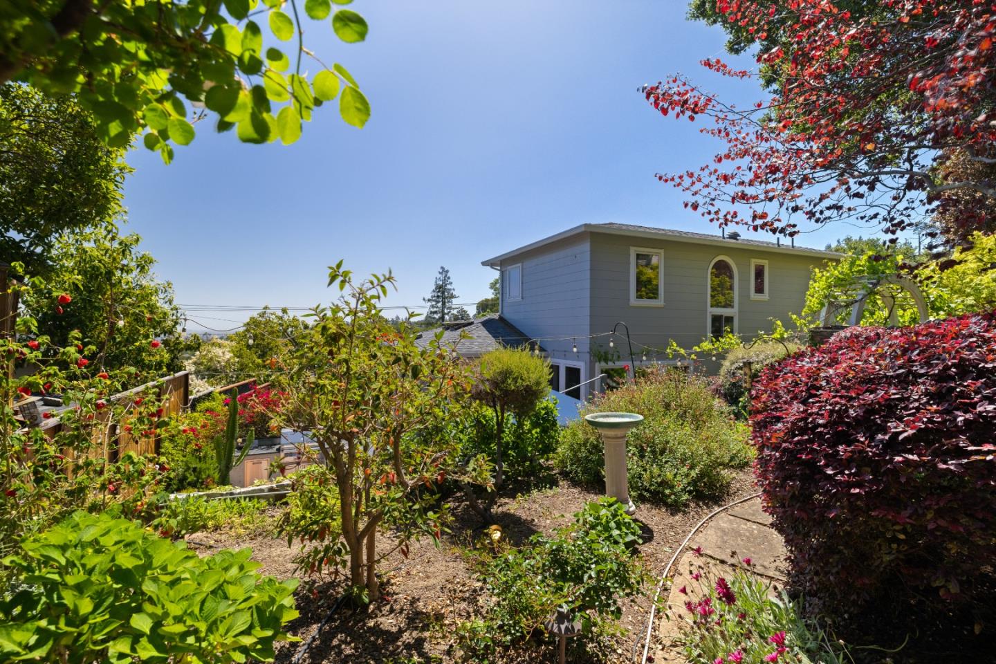 Detail Gallery Image 47 of 54 For 154 Los Robles Dr, Burlingame,  CA 94010 - 5 Beds | 3/2 Baths