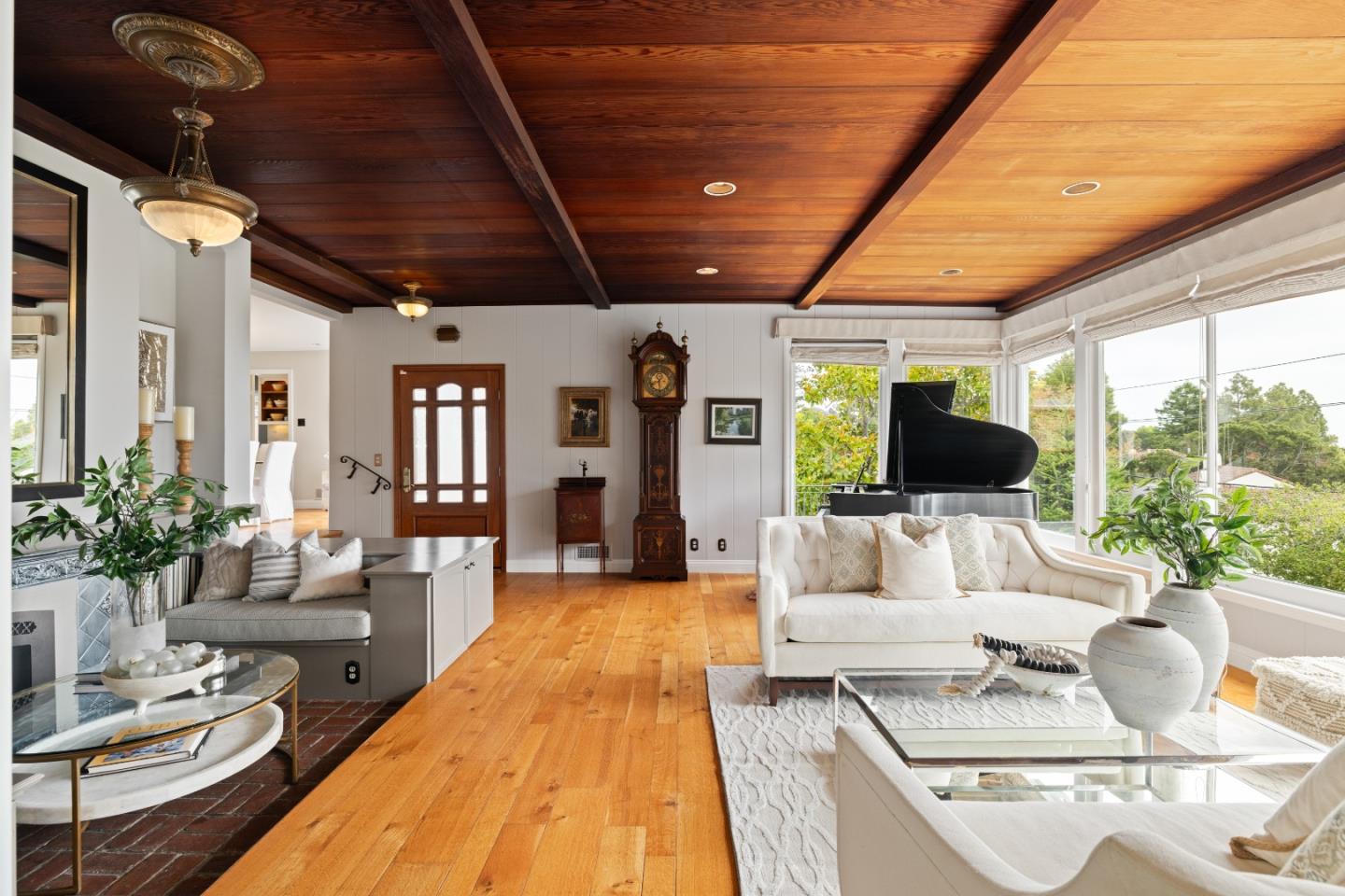 Detail Gallery Image 5 of 54 For 154 Los Robles Dr, Burlingame,  CA 94010 - 5 Beds | 3/2 Baths