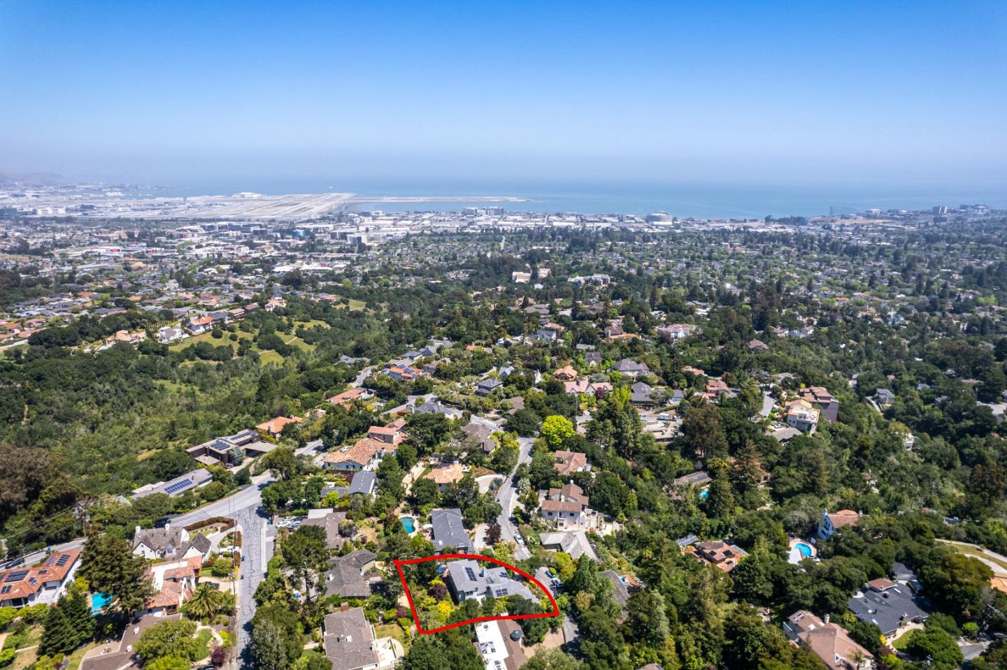 Detail Gallery Image 51 of 54 For 154 Los Robles Dr, Burlingame,  CA 94010 - 5 Beds | 3/2 Baths