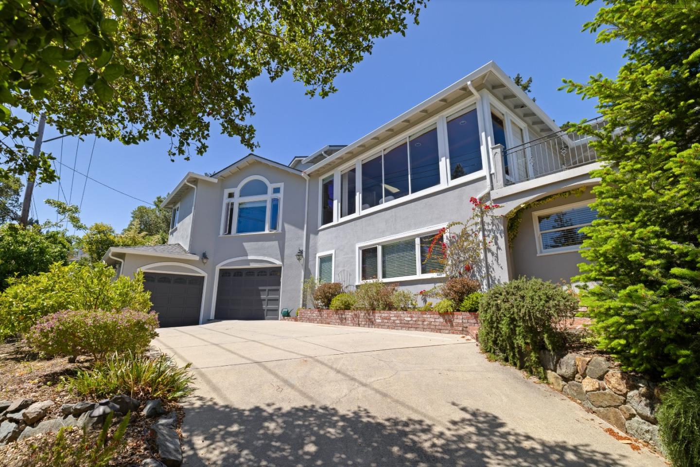Detail Gallery Image 52 of 54 For 154 Los Robles Dr, Burlingame,  CA 94010 - 5 Beds | 3/2 Baths