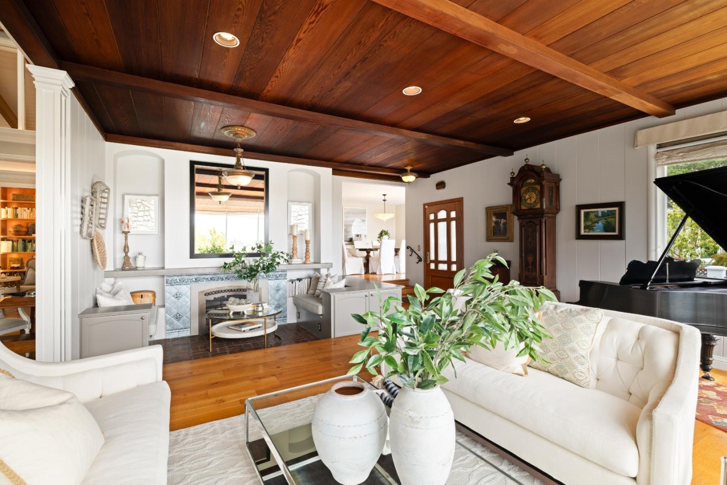 Detail Gallery Image 6 of 54 For 154 Los Robles Dr, Burlingame,  CA 94010 - 5 Beds | 3/2 Baths