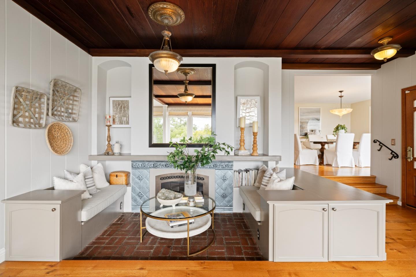 Detail Gallery Image 8 of 54 For 154 Los Robles Dr, Burlingame,  CA 94010 - 5 Beds | 3/2 Baths