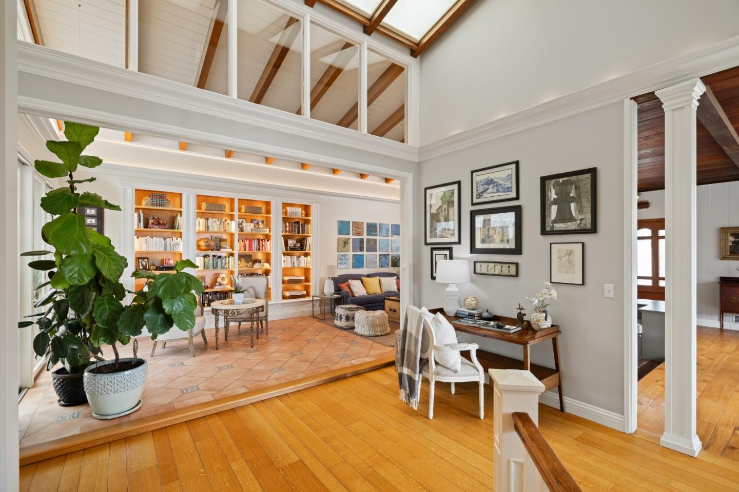 Detail Gallery Image 9 of 54 For 154 Los Robles Dr, Burlingame,  CA 94010 - 5 Beds | 3/2 Baths