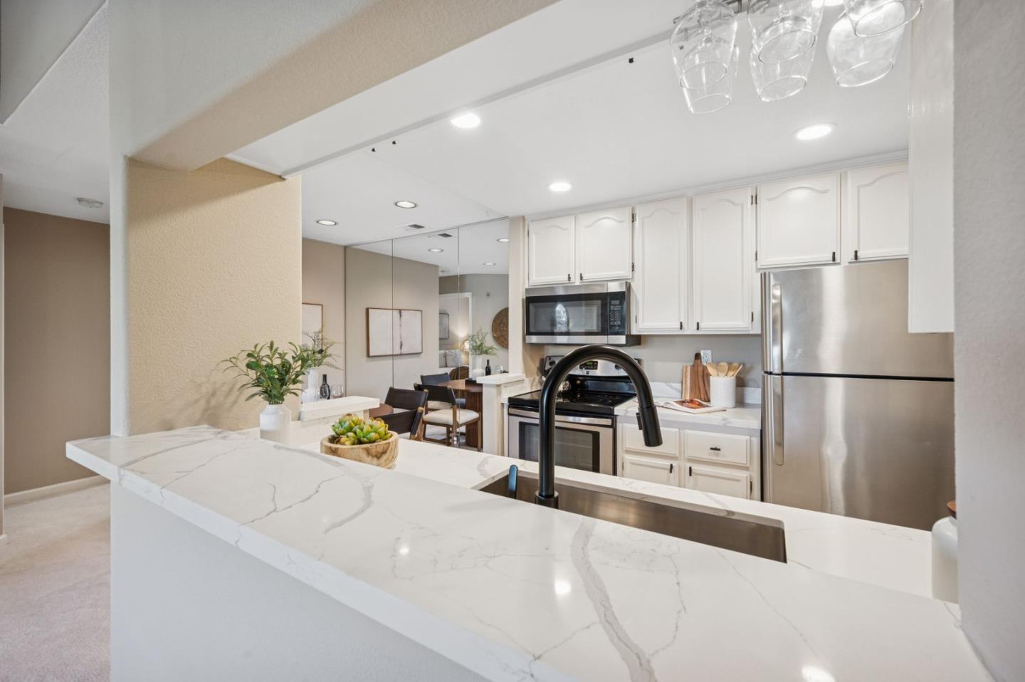 Detail Gallery Image 13 of 34 For 5956 Lake Almanor Dr, San Jose,  CA 95123 - 2 Beds | 2 Baths