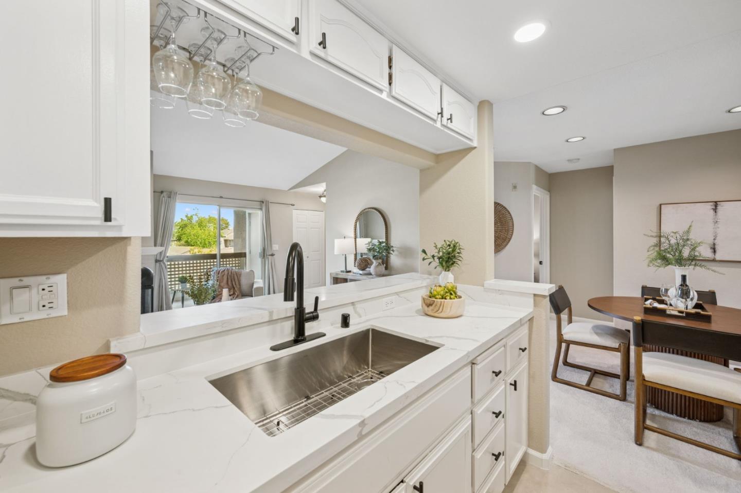 Detail Gallery Image 15 of 34 For 5956 Lake Almanor Dr, San Jose,  CA 95123 - 2 Beds | 2 Baths