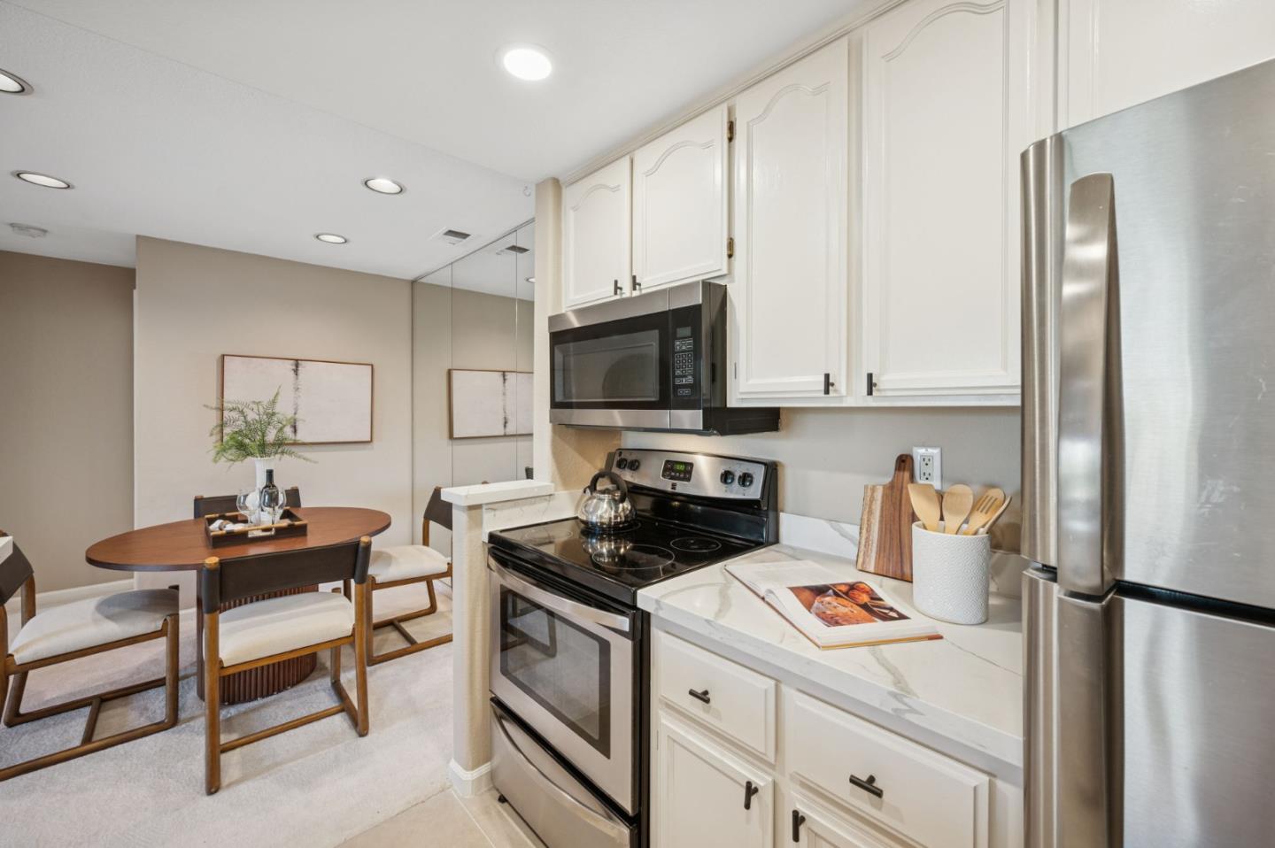 Detail Gallery Image 16 of 34 For 5956 Lake Almanor Dr, San Jose,  CA 95123 - 2 Beds | 2 Baths