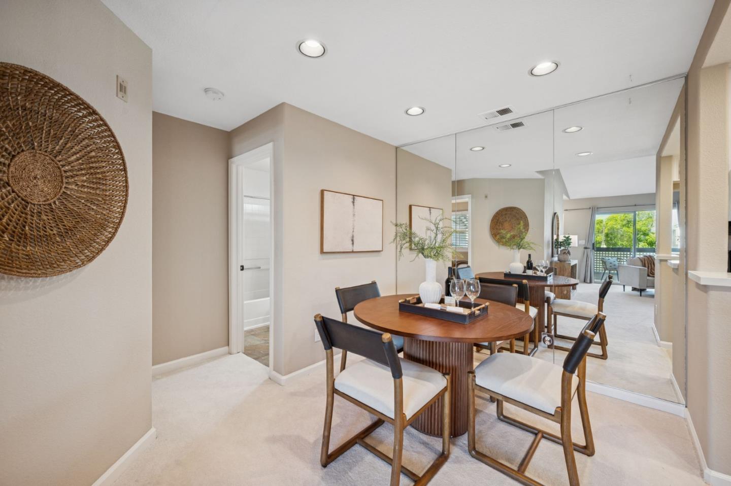 Detail Gallery Image 18 of 34 For 5956 Lake Almanor Dr, San Jose,  CA 95123 - 2 Beds | 2 Baths