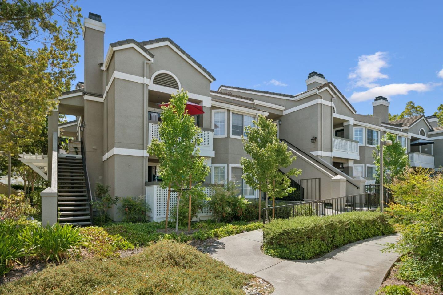 Detail Gallery Image 4 of 34 For 5956 Lake Almanor Dr, San Jose,  CA 95123 - 2 Beds | 2 Baths