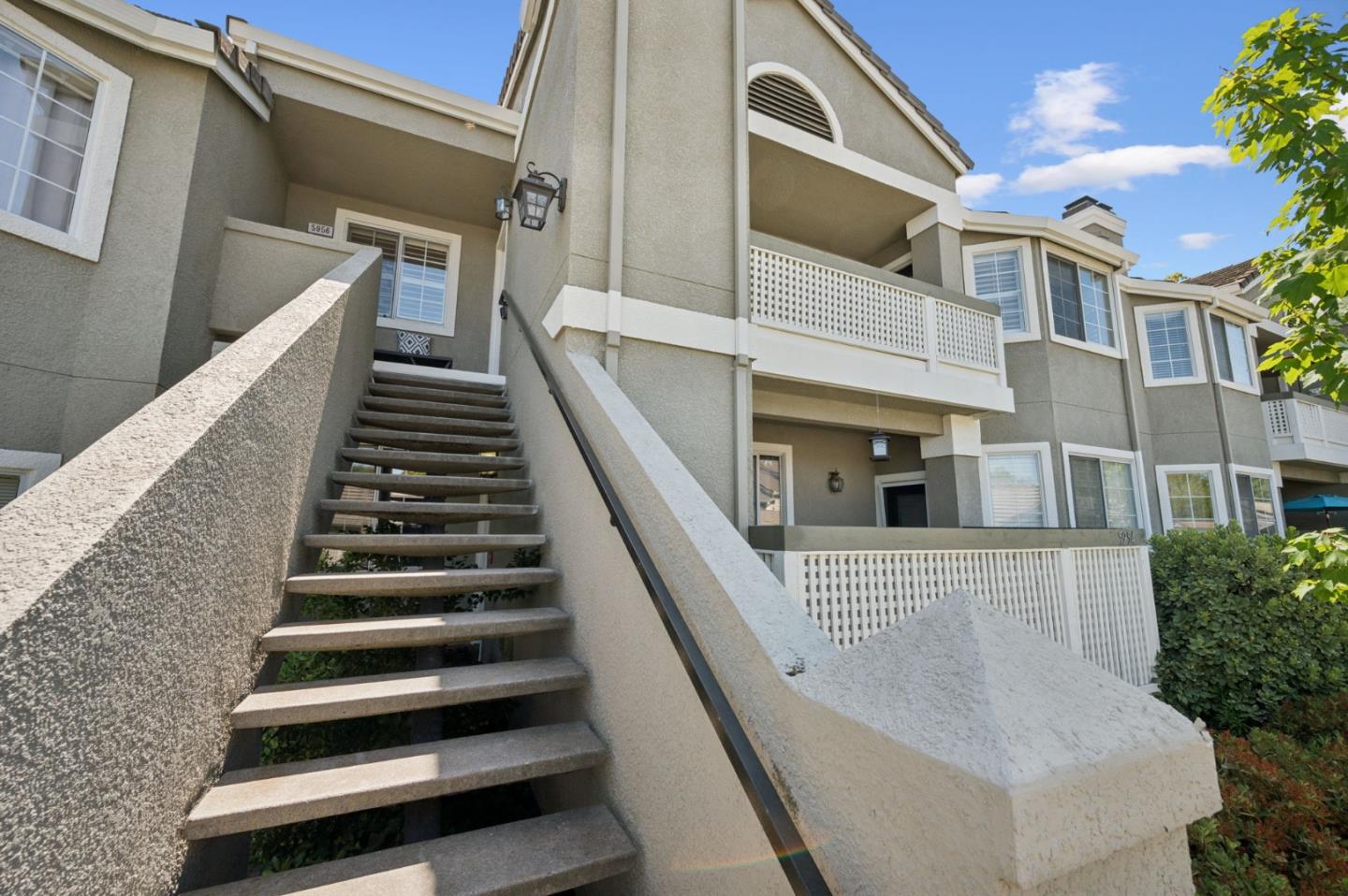 Detail Gallery Image 5 of 34 For 5956 Lake Almanor Dr, San Jose,  CA 95123 - 2 Beds | 2 Baths