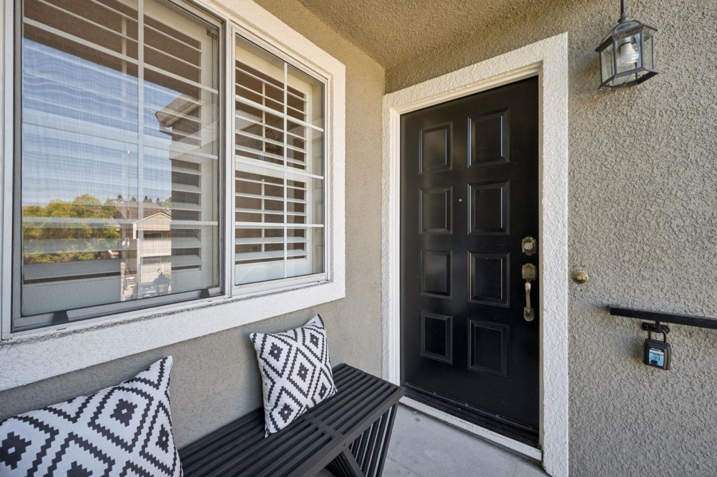 Detail Gallery Image 7 of 34 For 5956 Lake Almanor Dr, San Jose,  CA 95123 - 2 Beds | 2 Baths