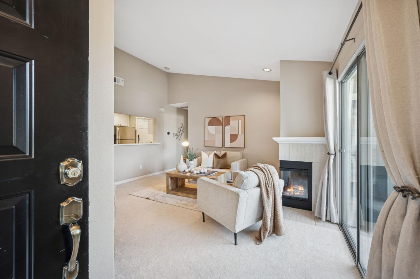 Detail Gallery Image 8 of 34 For 5956 Lake Almanor Dr, San Jose,  CA 95123 - 2 Beds | 2 Baths
