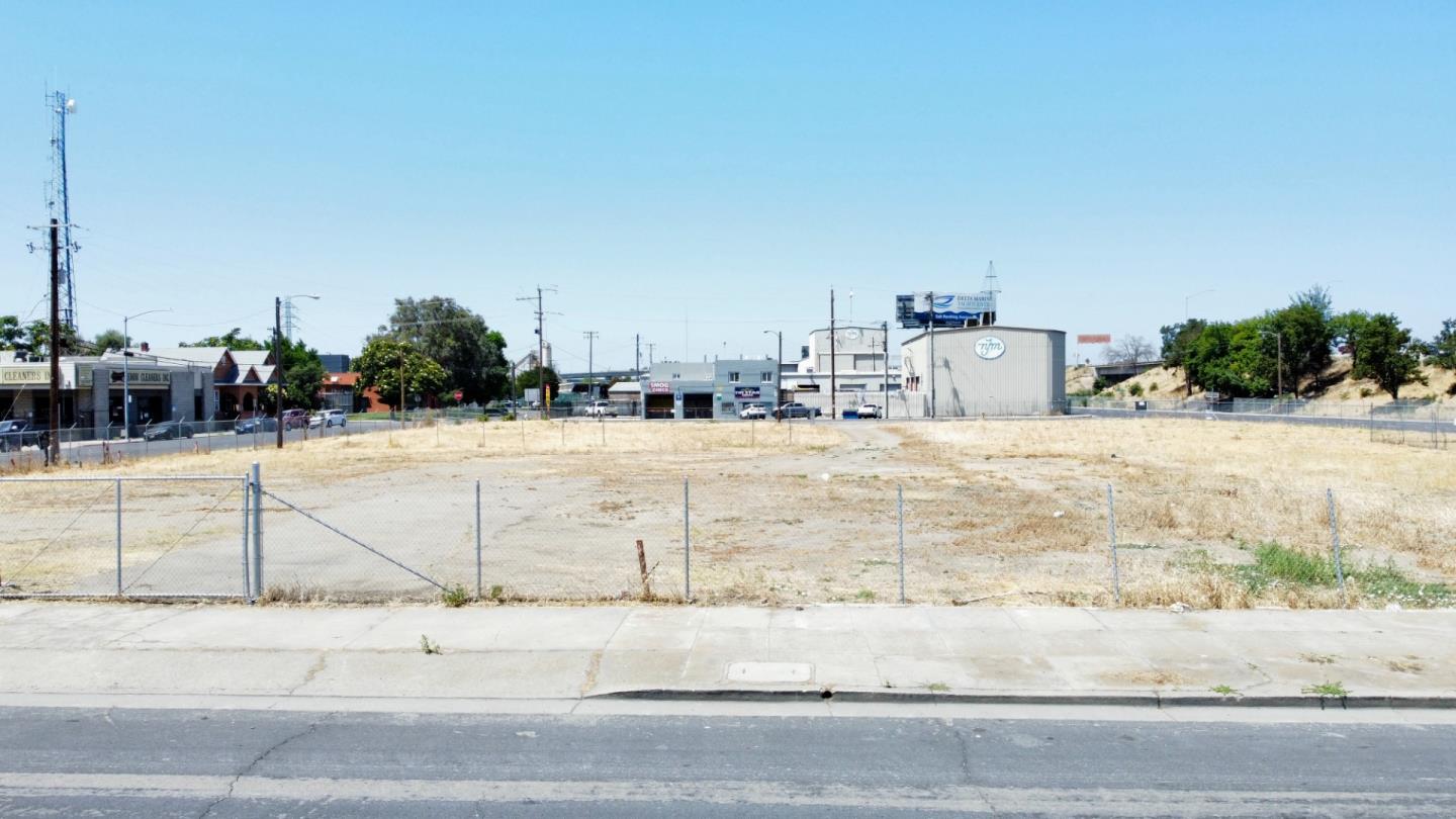 325 Center Street, Stockton, CA, 95203