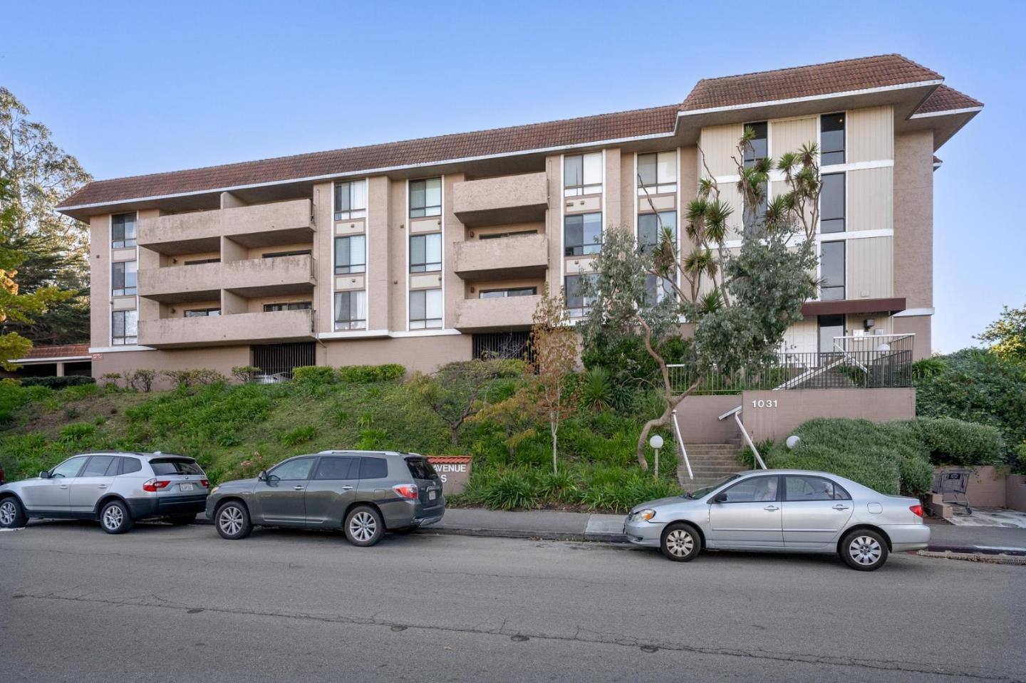 Detail Gallery Image 3 of 41 For 1031 Cherry Ave #18,  San Bruno,  CA 94066 - 2 Beds | 2 Baths