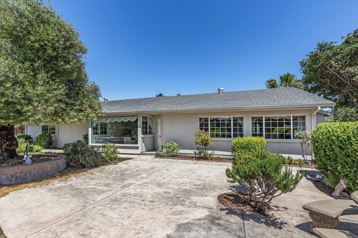 Detail Gallery Image 4 of 57 For 22187 Old Santa Cruz Hwy, Los Gatos,  CA 95033 - 4 Beds | 3 Baths