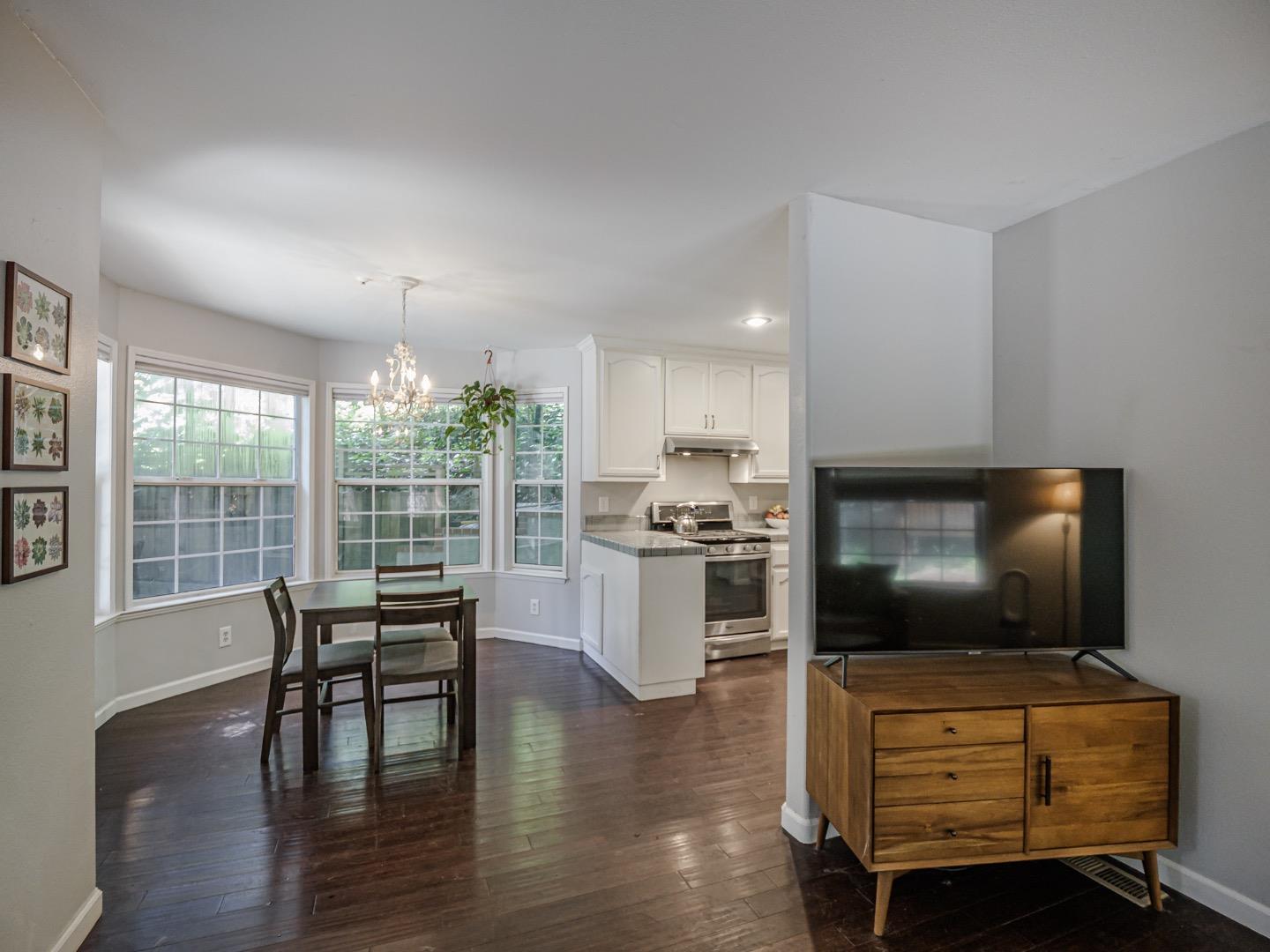 Detail Gallery Image 5 of 26 For 110 Azalea Way, Ben Lomond,  CA 95005 - 3 Beds | 1 Baths