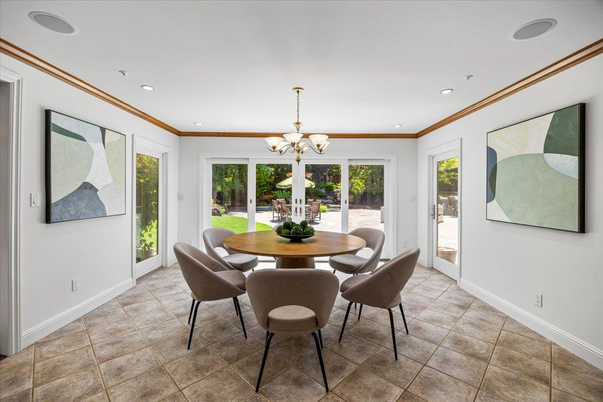Detail Gallery Image 17 of 58 For 801 Eucalyptus Ave, Hillsborough,  CA 94010 - 5 Beds | 4/1 Baths