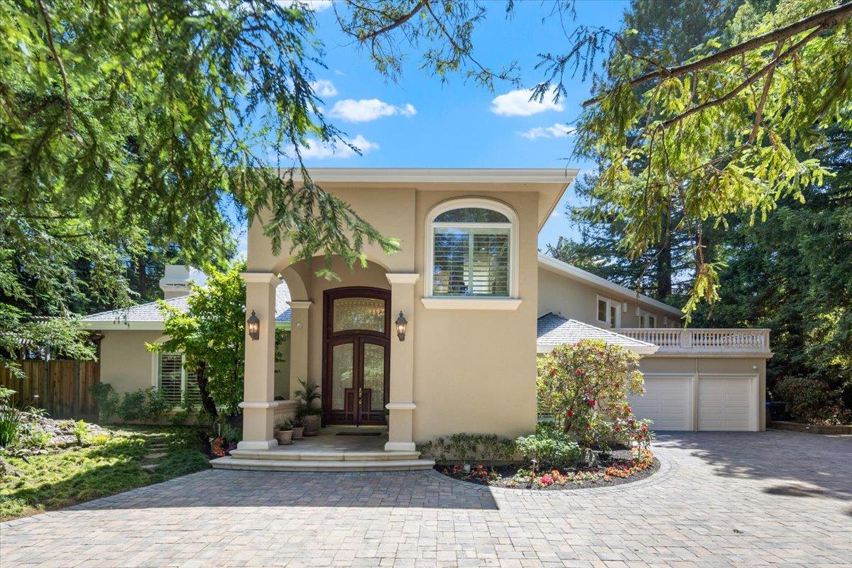 Detail Gallery Image 2 of 58 For 801 Eucalyptus Ave, Hillsborough,  CA 94010 - 5 Beds | 4/1 Baths