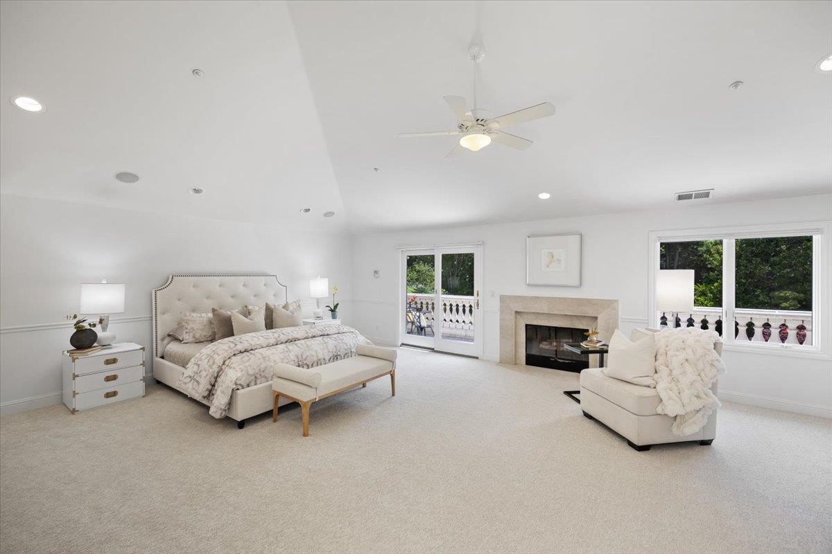 Detail Gallery Image 21 of 58 For 801 Eucalyptus Ave, Hillsborough,  CA 94010 - 5 Beds | 4/1 Baths