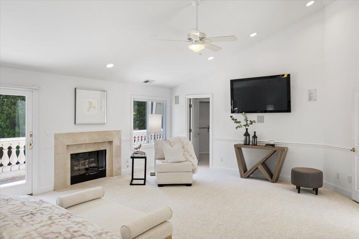 Detail Gallery Image 22 of 58 For 801 Eucalyptus Ave, Hillsborough,  CA 94010 - 5 Beds | 4/1 Baths