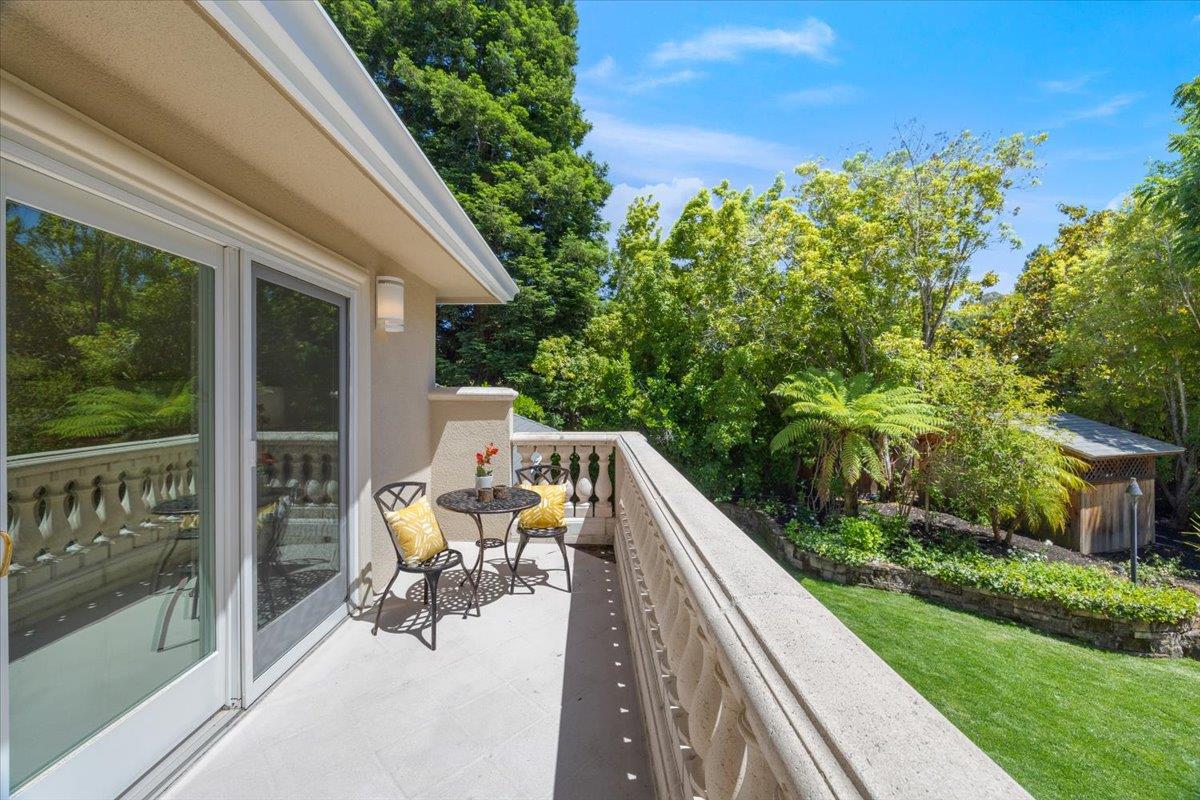 Detail Gallery Image 23 of 58 For 801 Eucalyptus Ave, Hillsborough,  CA 94010 - 5 Beds | 4/1 Baths