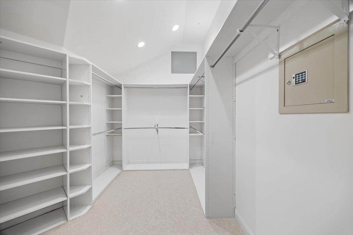 Detail Gallery Image 24 of 58 For 801 Eucalyptus Ave, Hillsborough,  CA 94010 - 5 Beds | 4/1 Baths