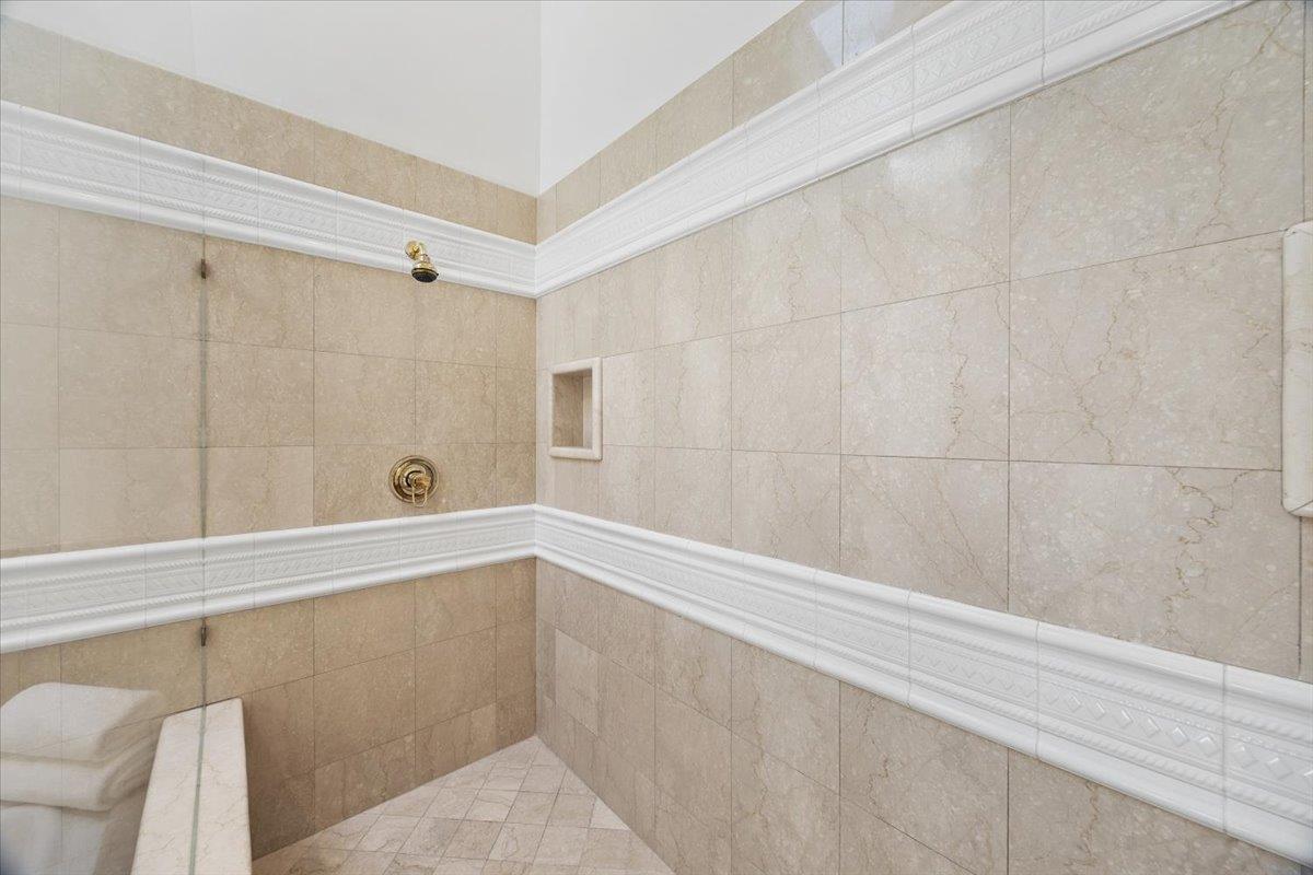 Detail Gallery Image 29 of 58 For 801 Eucalyptus Ave, Hillsborough,  CA 94010 - 5 Beds | 4/1 Baths