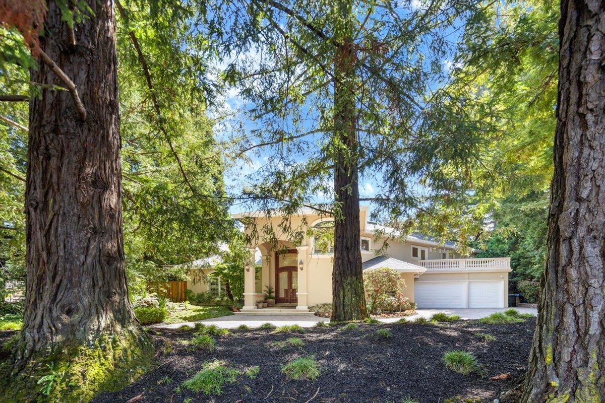 Detail Gallery Image 3 of 58 For 801 Eucalyptus Ave, Hillsborough,  CA 94010 - 5 Beds | 4/1 Baths
