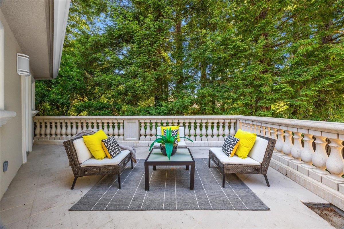 Detail Gallery Image 31 of 58 For 801 Eucalyptus Ave, Hillsborough,  CA 94010 - 5 Beds | 4/1 Baths