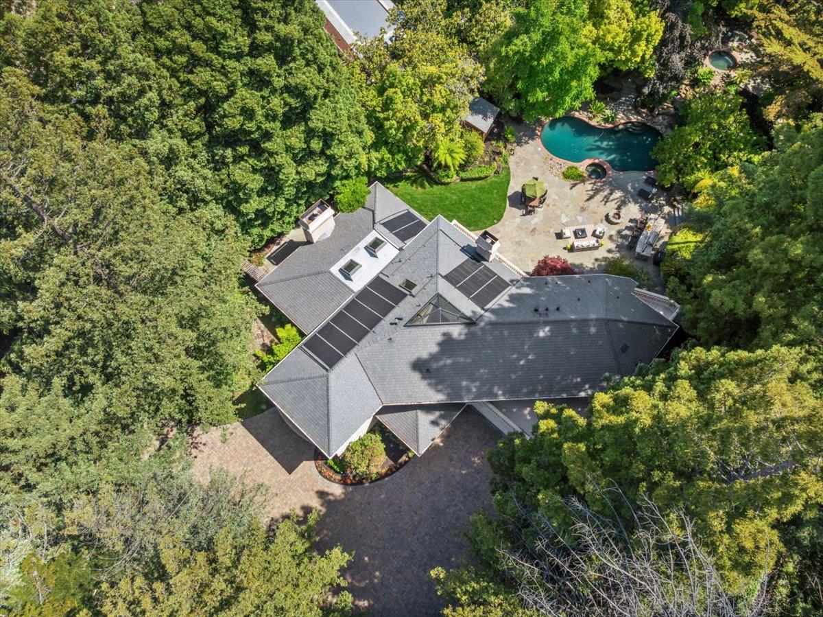 Detail Gallery Image 53 of 58 For 801 Eucalyptus Ave, Hillsborough,  CA 94010 - 5 Beds | 4/1 Baths