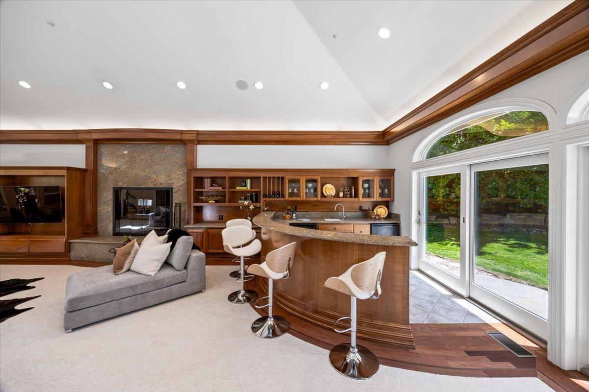 Detail Gallery Image 9 of 58 For 801 Eucalyptus Ave, Hillsborough,  CA 94010 - 5 Beds | 4/1 Baths
