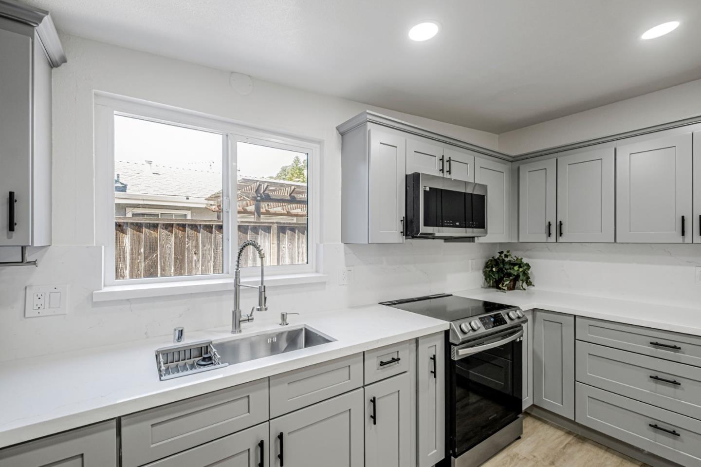 Detail Gallery Image 7 of 16 For 714 Wasatch Dr, Fremont,  CA 94536 - 3 Beds | 2 Baths