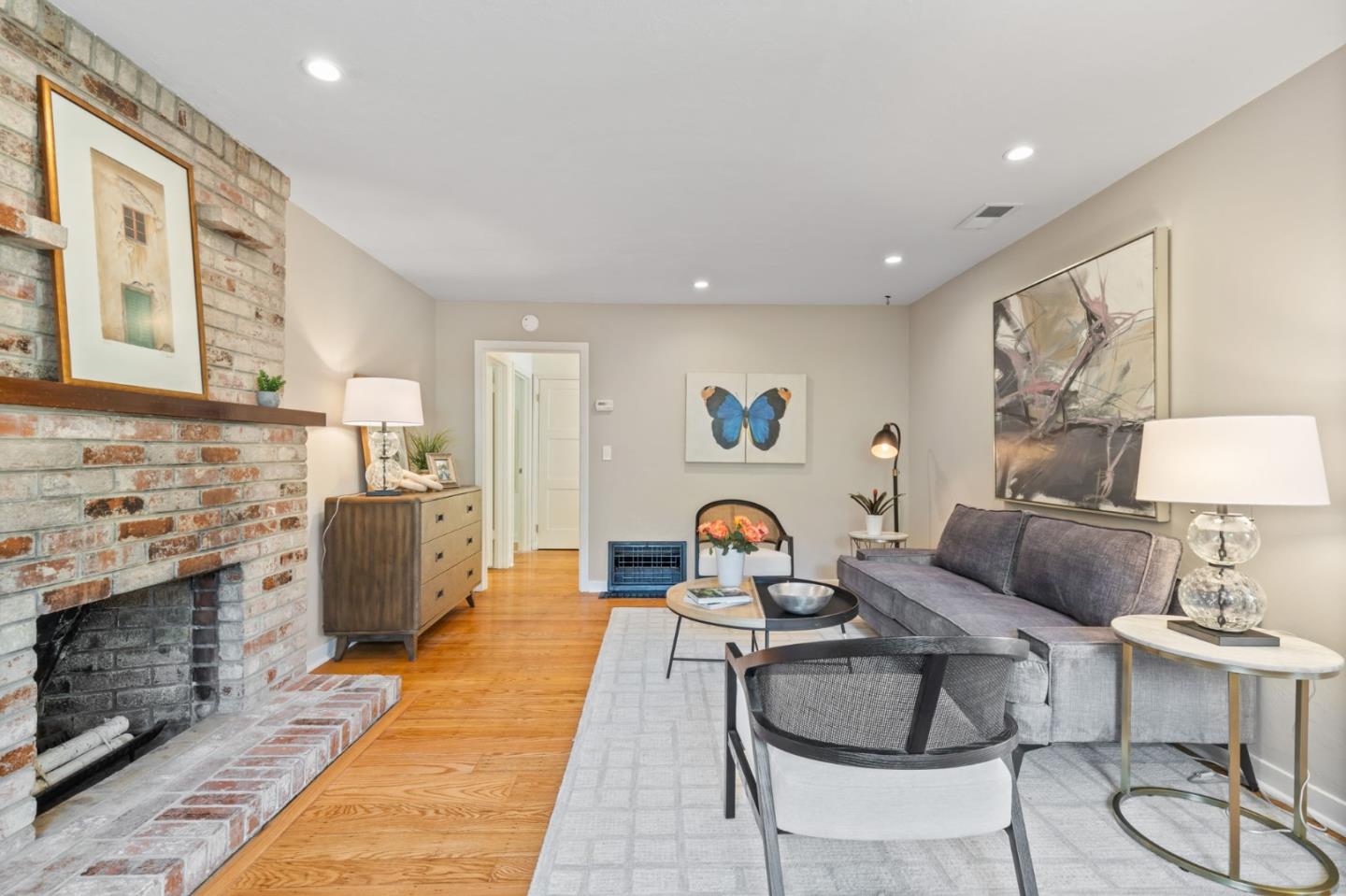 Detail Gallery Image 10 of 23 For 166 Willow Rd, Menlo Park,  CA 94025 - 3 Beds | 1 Baths