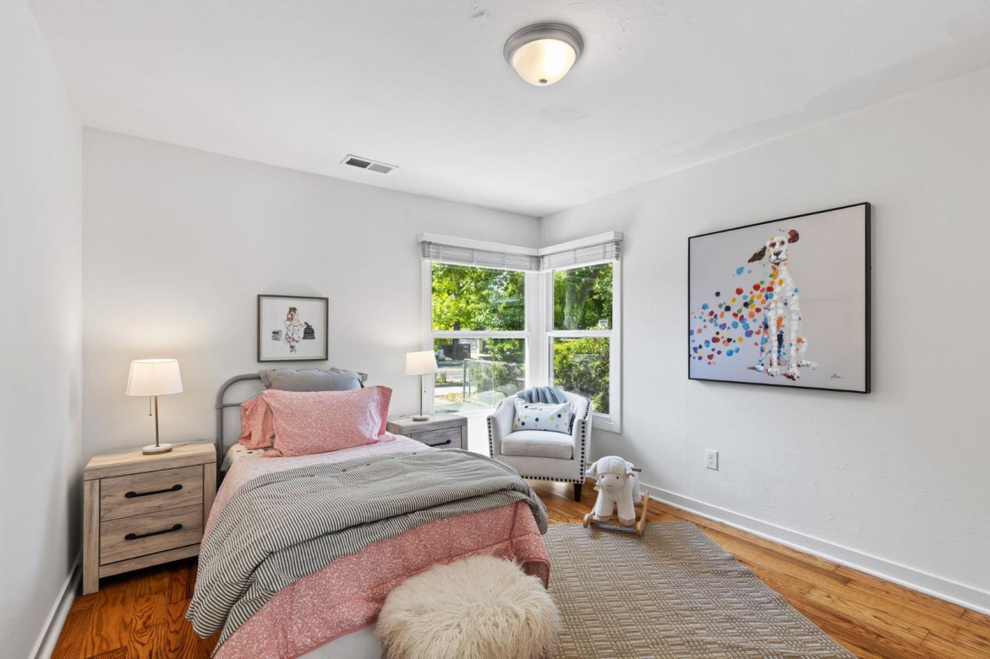 Detail Gallery Image 14 of 23 For 166 Willow Rd, Menlo Park,  CA 94025 - 3 Beds | 1 Baths