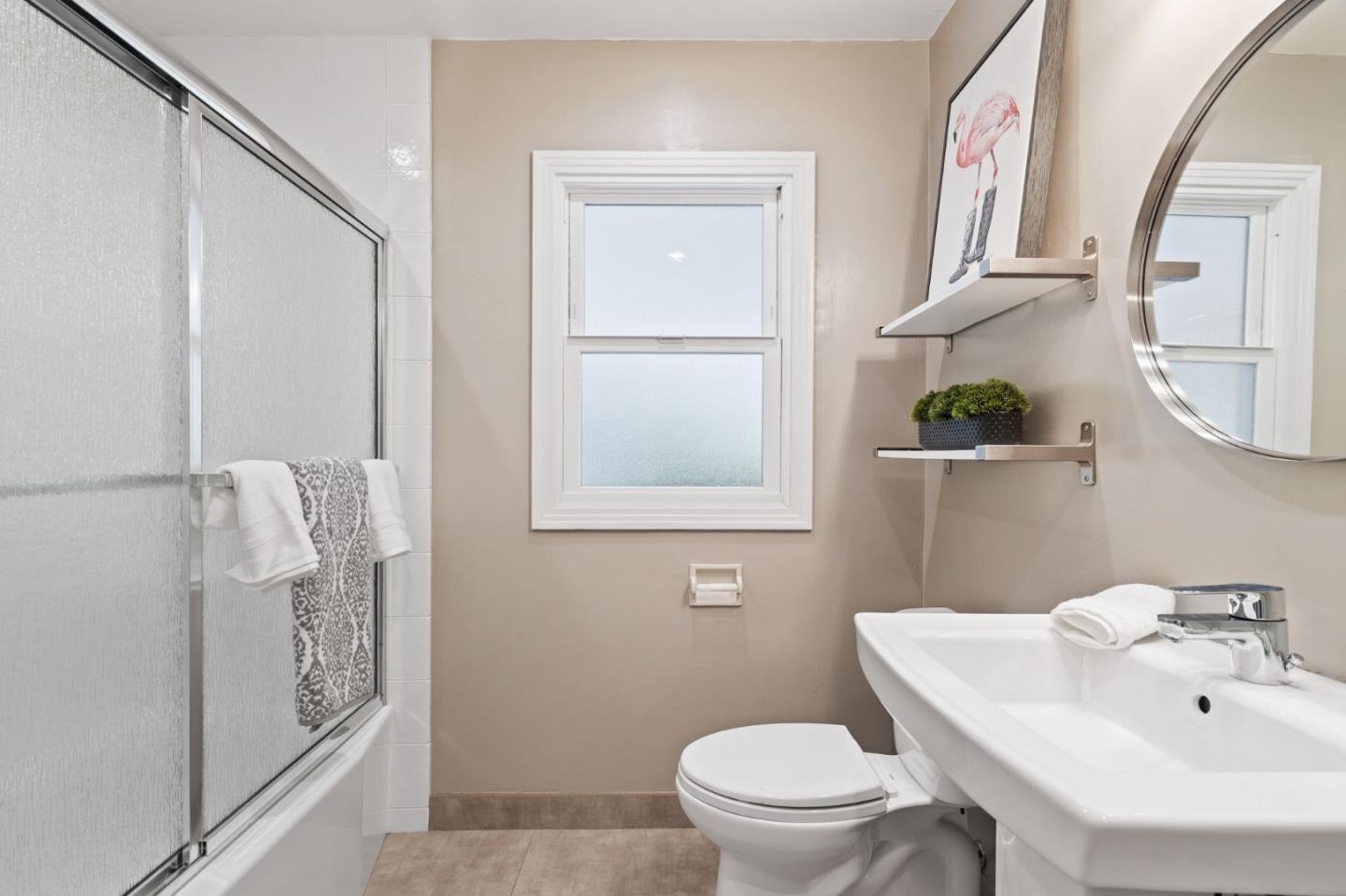 Detail Gallery Image 15 of 23 For 166 Willow Rd, Menlo Park,  CA 94025 - 3 Beds | 1 Baths