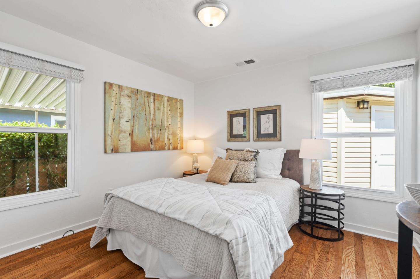 Detail Gallery Image 16 of 23 For 166 Willow Rd, Menlo Park,  CA 94025 - 3 Beds | 1 Baths