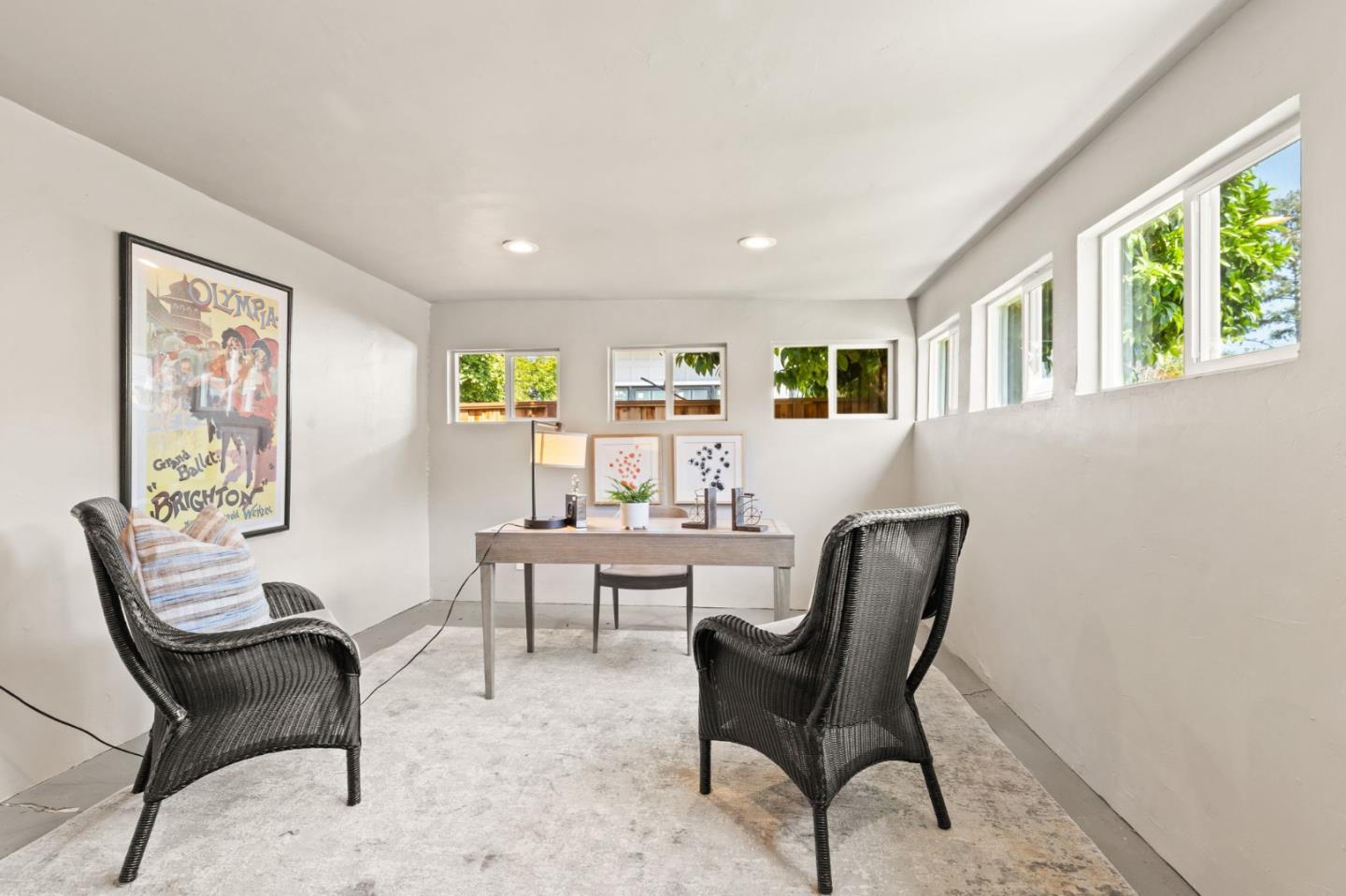 Detail Gallery Image 18 of 23 For 166 Willow Rd, Menlo Park,  CA 94025 - 3 Beds | 1 Baths