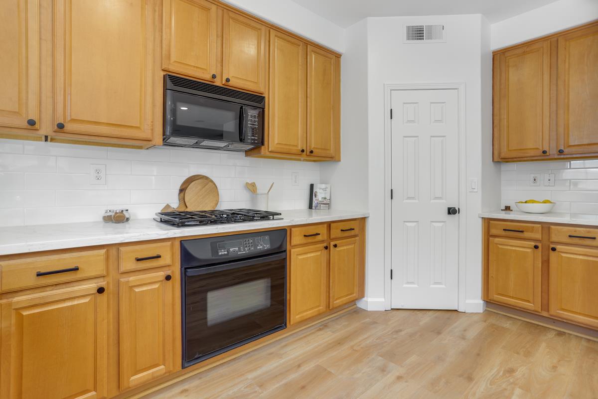 Detail Gallery Image 14 of 38 For 960 Sunbonnet Loop, San Jose,  CA 95125 - 5 Beds | 3 Baths