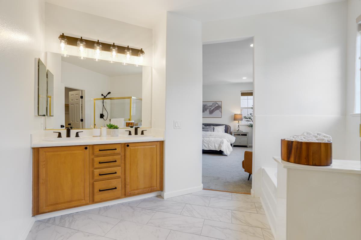 Detail Gallery Image 22 of 38 For 960 Sunbonnet Loop, San Jose,  CA 95125 - 5 Beds | 3 Baths