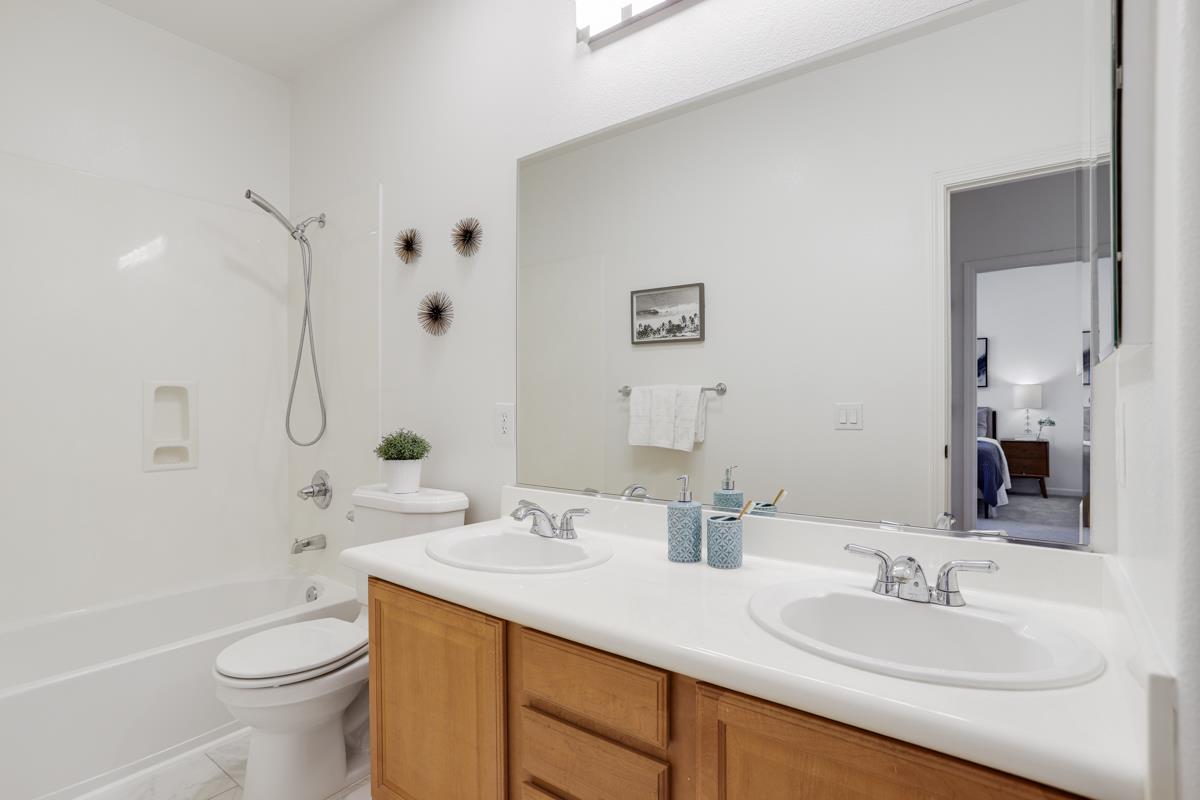 Detail Gallery Image 29 of 38 For 960 Sunbonnet Loop, San Jose,  CA 95125 - 5 Beds | 3 Baths