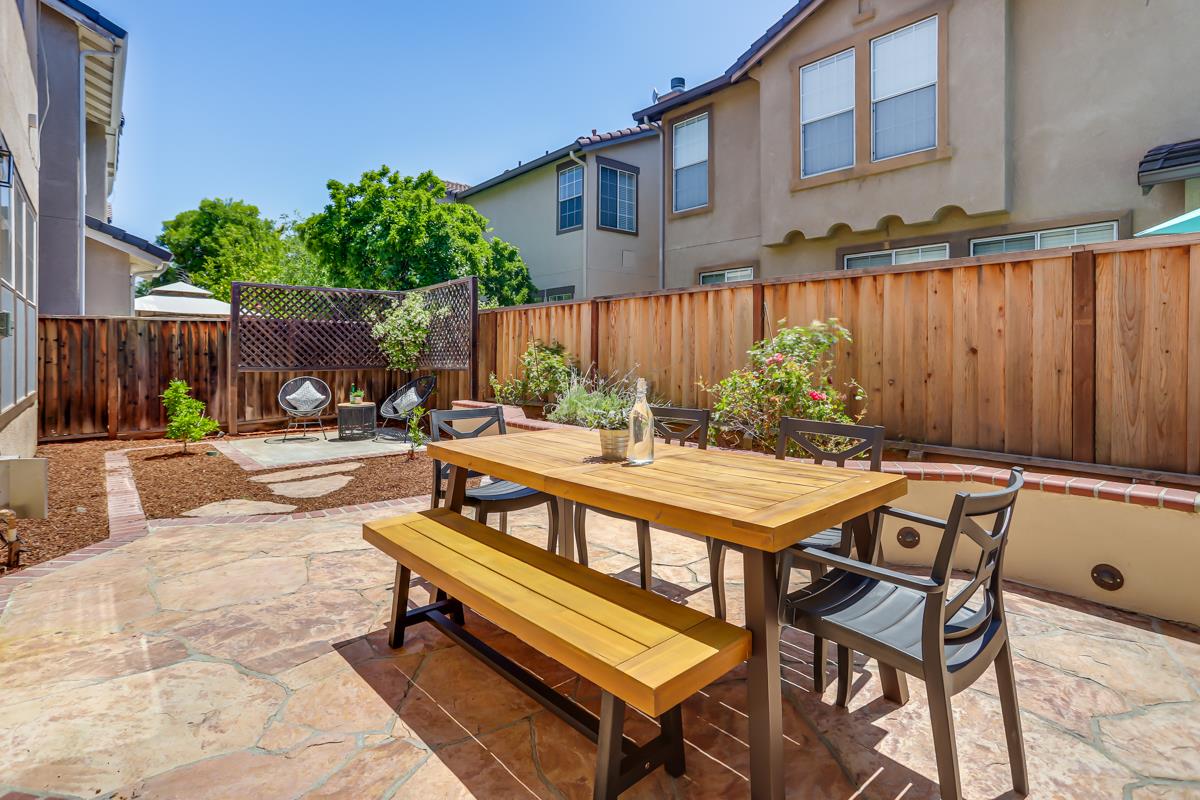 Detail Gallery Image 33 of 38 For 960 Sunbonnet Loop, San Jose,  CA 95125 - 5 Beds | 3 Baths