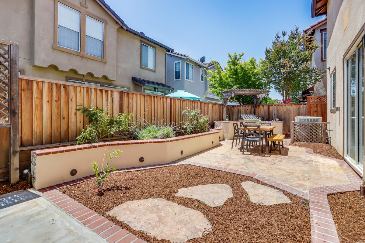 Detail Gallery Image 35 of 38 For 960 Sunbonnet Loop, San Jose,  CA 95125 - 5 Beds | 3 Baths