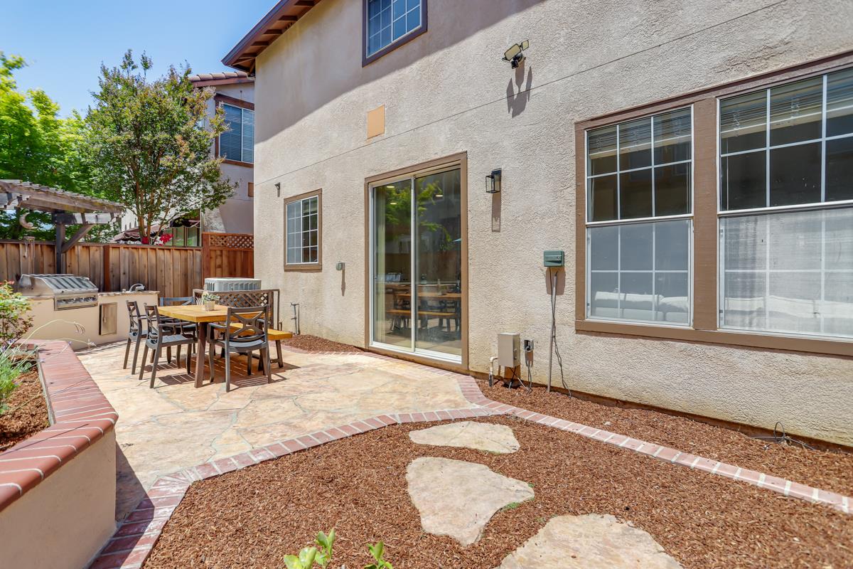 Detail Gallery Image 36 of 38 For 960 Sunbonnet Loop, San Jose,  CA 95125 - 5 Beds | 3 Baths