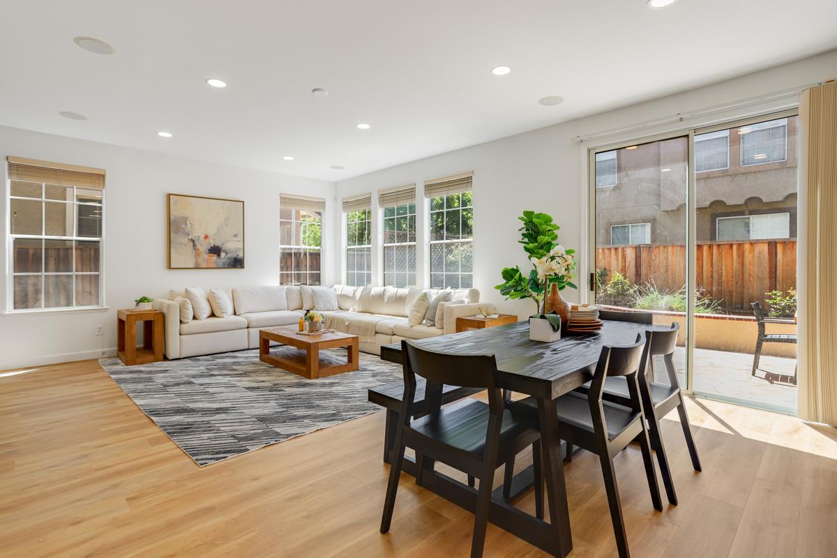 Detail Gallery Image 9 of 38 For 960 Sunbonnet Loop, San Jose,  CA 95125 - 5 Beds | 3 Baths