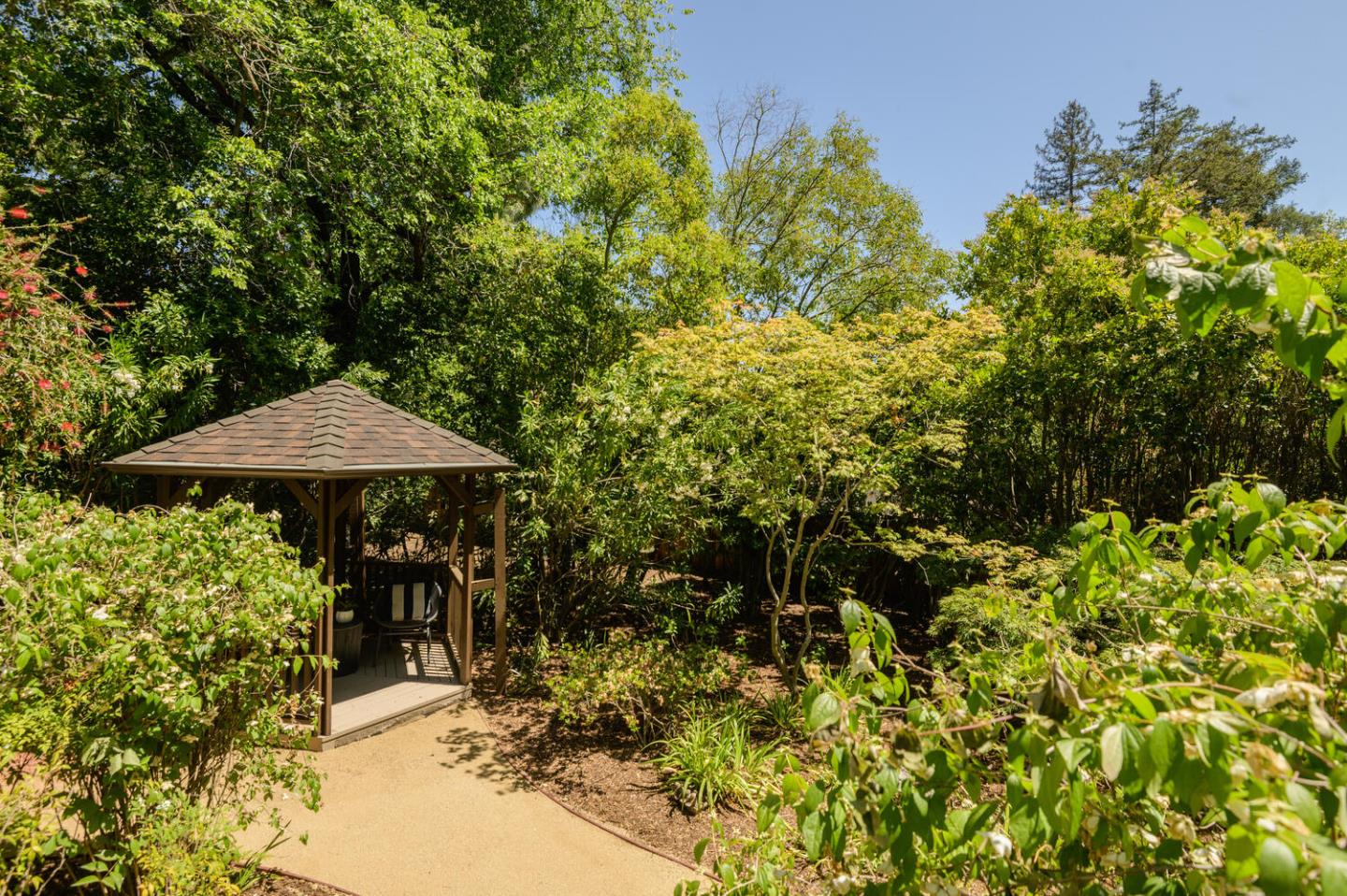Detail Gallery Image 11 of 11 For 835 Mayfield Ave, Stanford,  CA 94305 - 4 Beds | 2 Baths