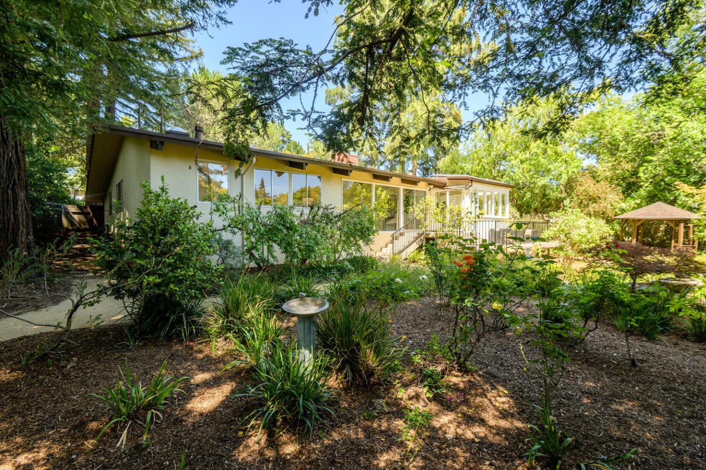Detail Gallery Image 8 of 11 For 835 Mayfield Ave, Stanford,  CA 94305 - 4 Beds | 2 Baths