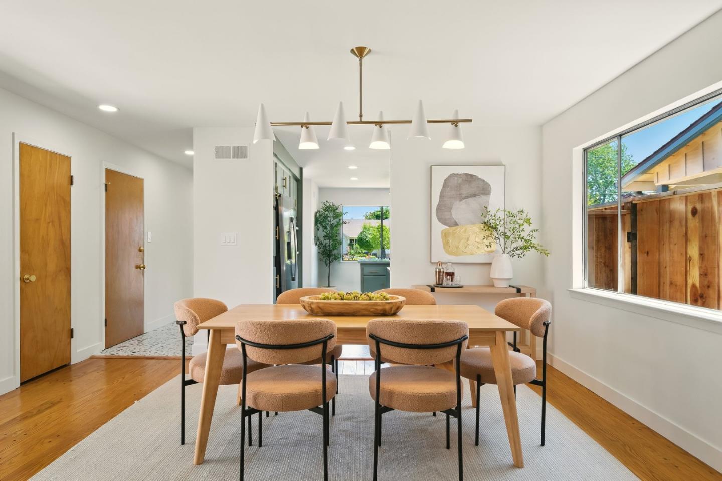 Detail Gallery Image 11 of 47 For 2012 Howard Ave, San Carlos,  CA 94070 - 3 Beds | 2 Baths