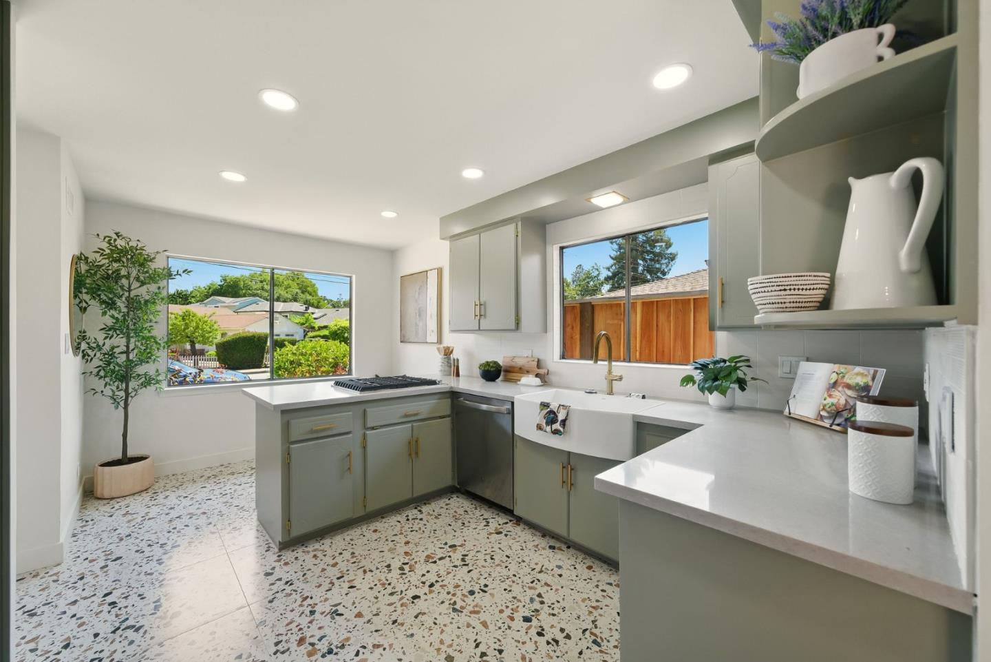 Detail Gallery Image 12 of 47 For 2012 Howard Ave, San Carlos,  CA 94070 - 3 Beds | 2 Baths