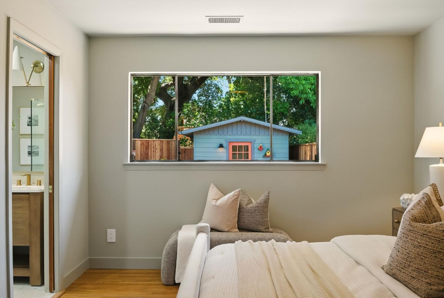 Detail Gallery Image 26 of 47 For 2012 Howard Ave, San Carlos,  CA 94070 - 3 Beds | 2 Baths