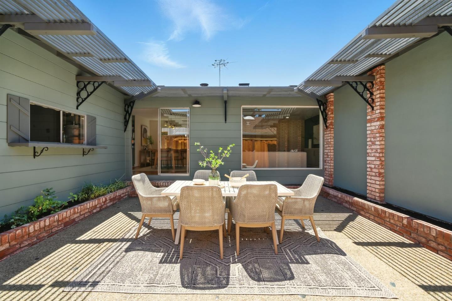 Detail Gallery Image 30 of 47 For 2012 Howard Ave, San Carlos,  CA 94070 - 3 Beds | 2 Baths